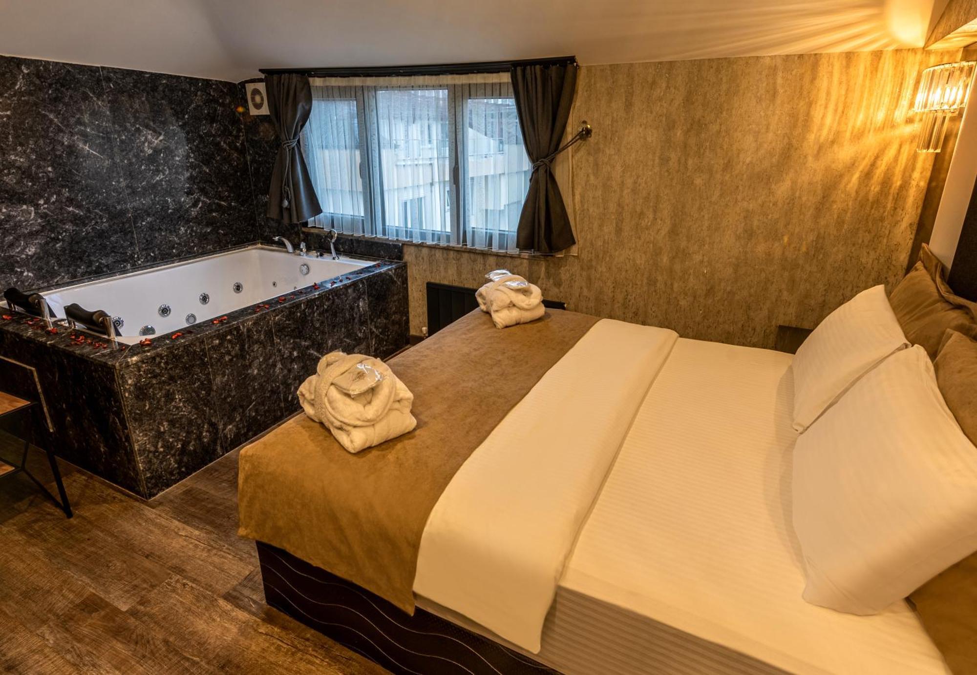 Golden Dream Otel อิสตันบูล ภายนอก รูปภาพ